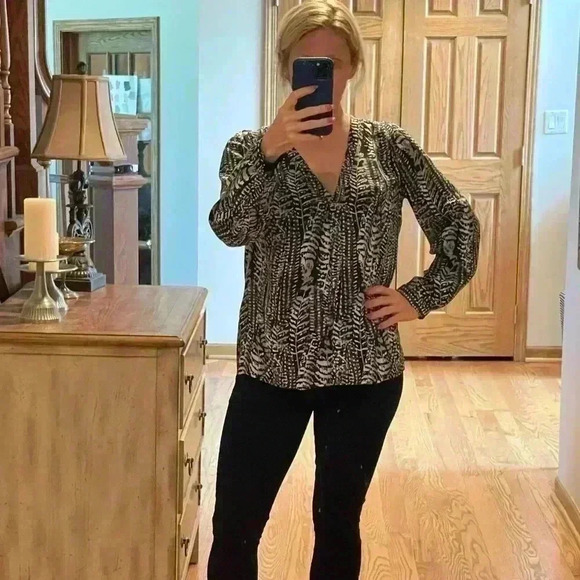 Joie Black/White 100% Silk Long Sleeve V-neck Blouse - Picture 12 of 12